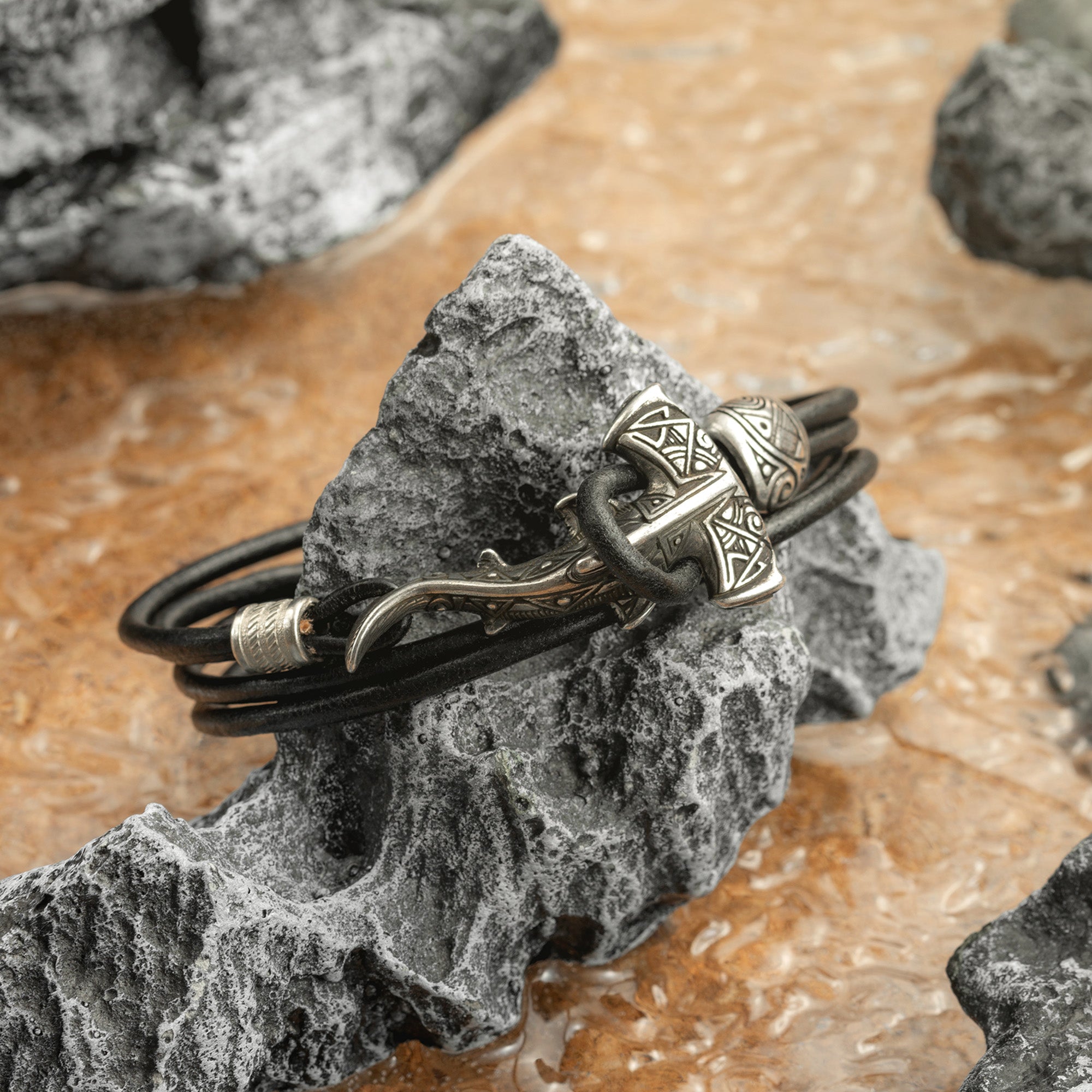 en:#color_black cord / Silver-plated bronze metal|de:#farbe_schwarzes Kabel / Versilbertes Bronzemetall|fr:#couleur_cordon noir / Métal bronze argenté