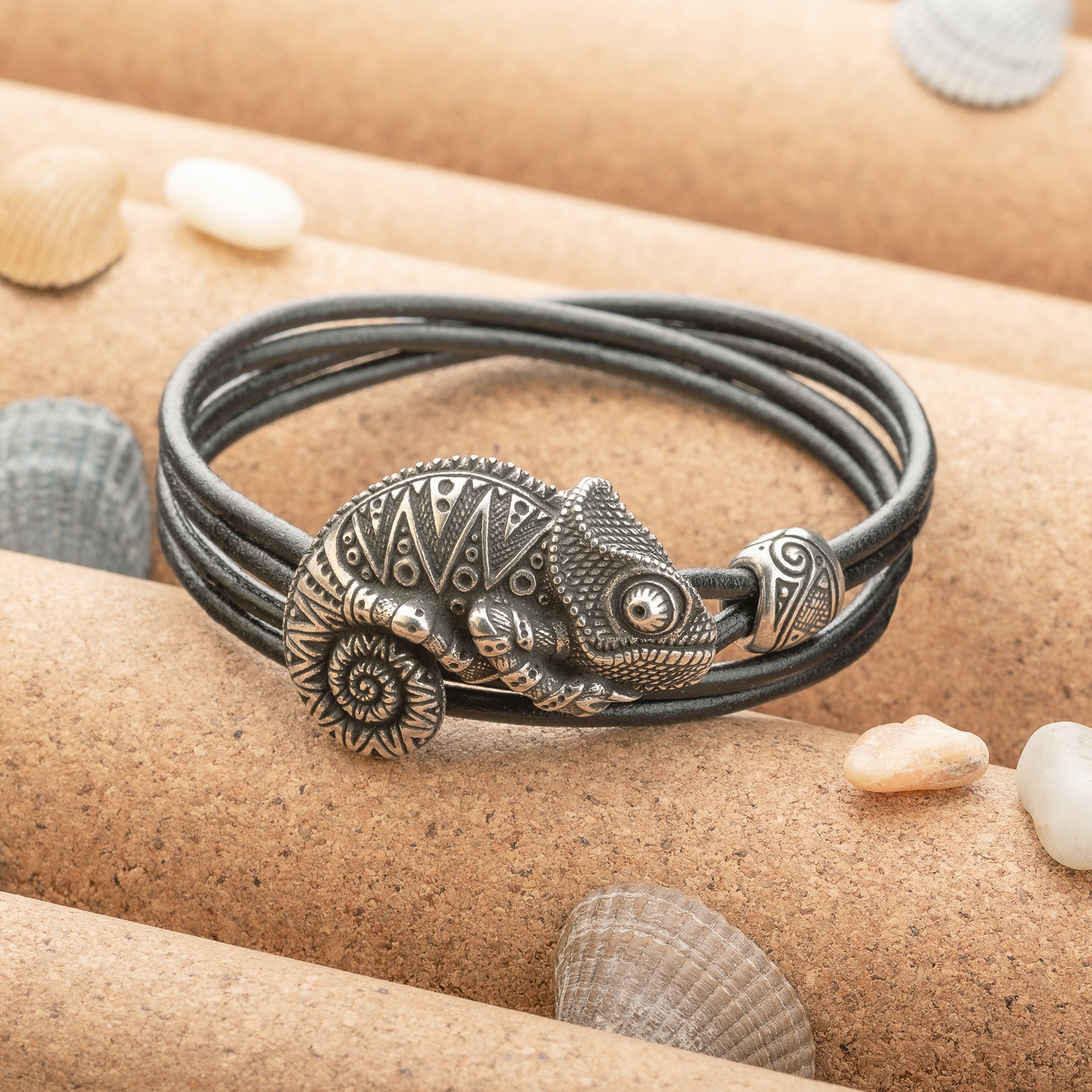 en:#color_black cord / Silver-plated bronze metal|de:#farbe_schwarzes Kabel / Versilbertes Bronzemetall|fr:#couleur_cordon noir / Métal bronze argenté