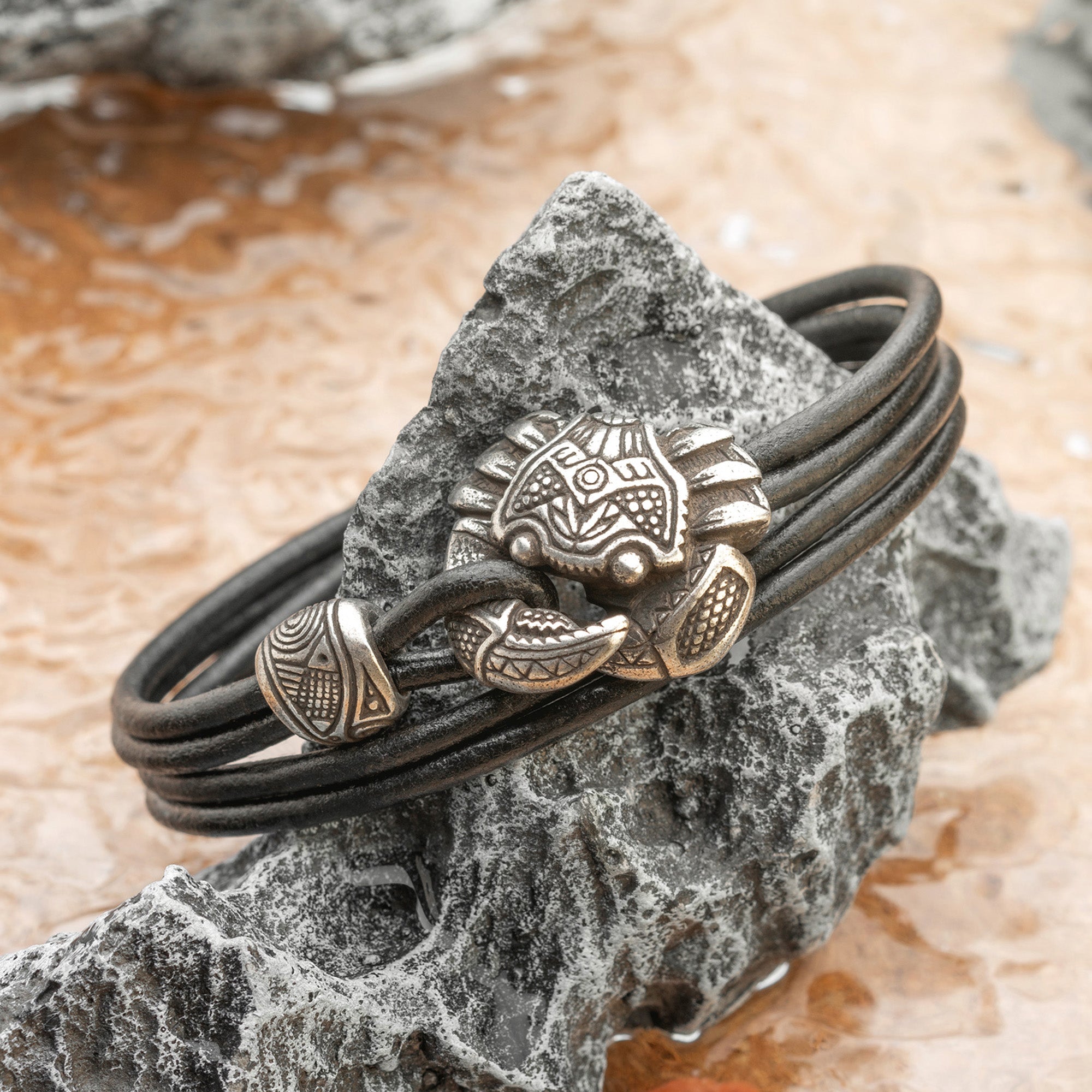 en:#color_black cord / Silver-plated bronze metal|de:#farbe_schwarzes Kabel / Versilbertes Bronzemetall|fr:#couleur_cordon noir / Métal bronze argenté
