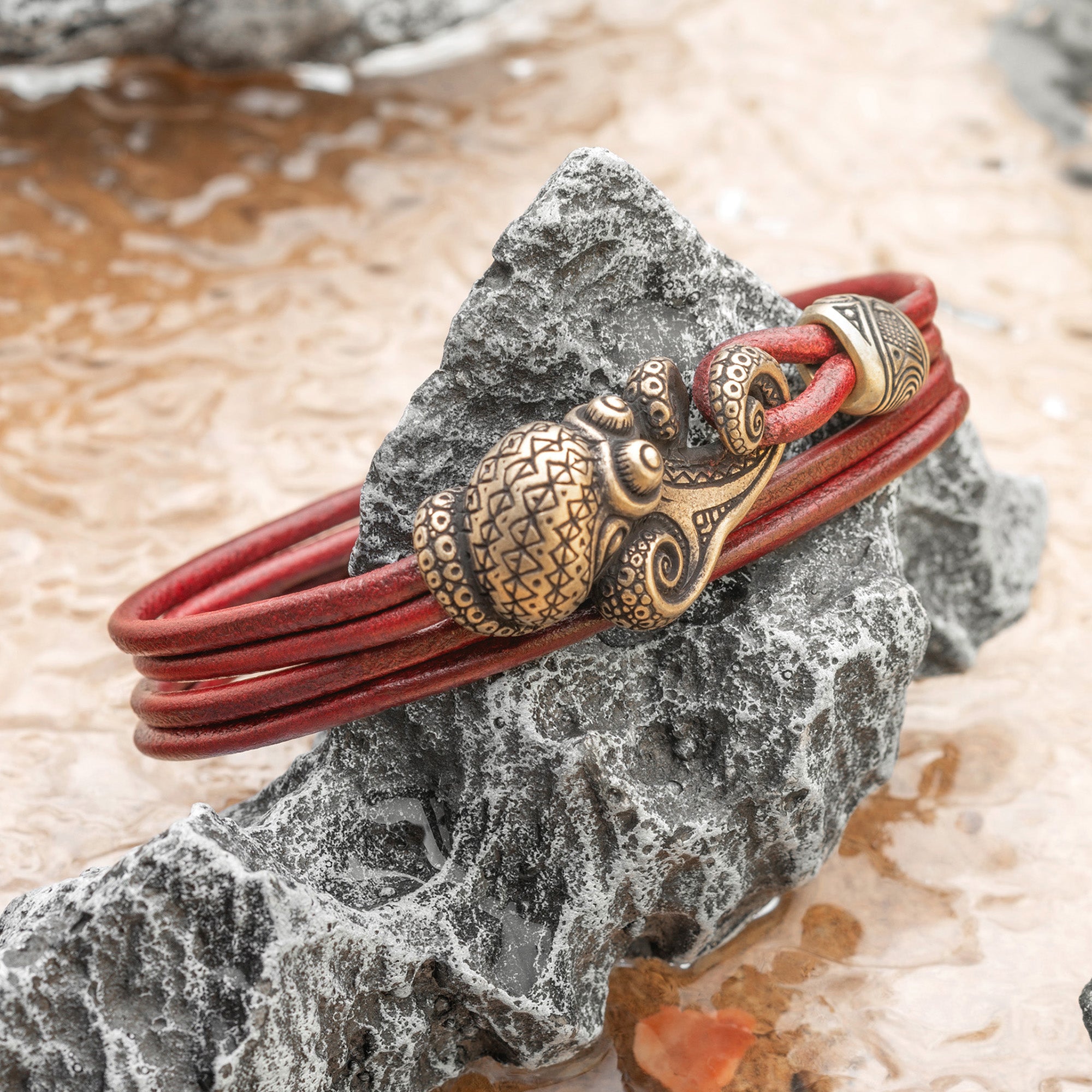 en:#color_burgundy cord / Bronze metal|de:#farbe_burgunderrote Kordel / Bronzemetall|fr:#couleur_cordon bordeaux / métal bronze