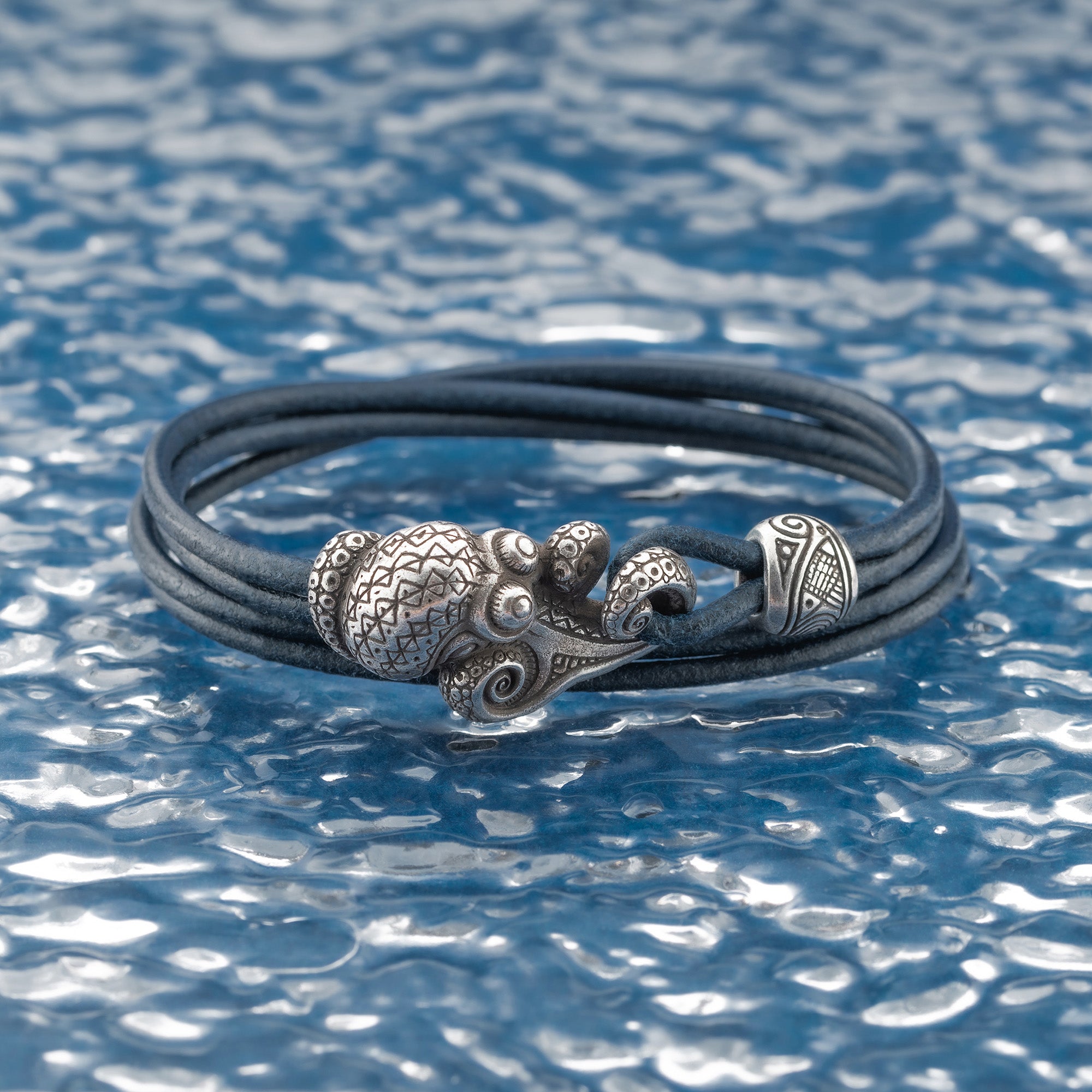 en:#color_navy blue cord / Silver-plated bronze metal|de:#farbe_marineblauer Kordelzug / Versilbertes Bronzemetall|fr:#couleur_cordon bleu marine / Métal bronze argenté