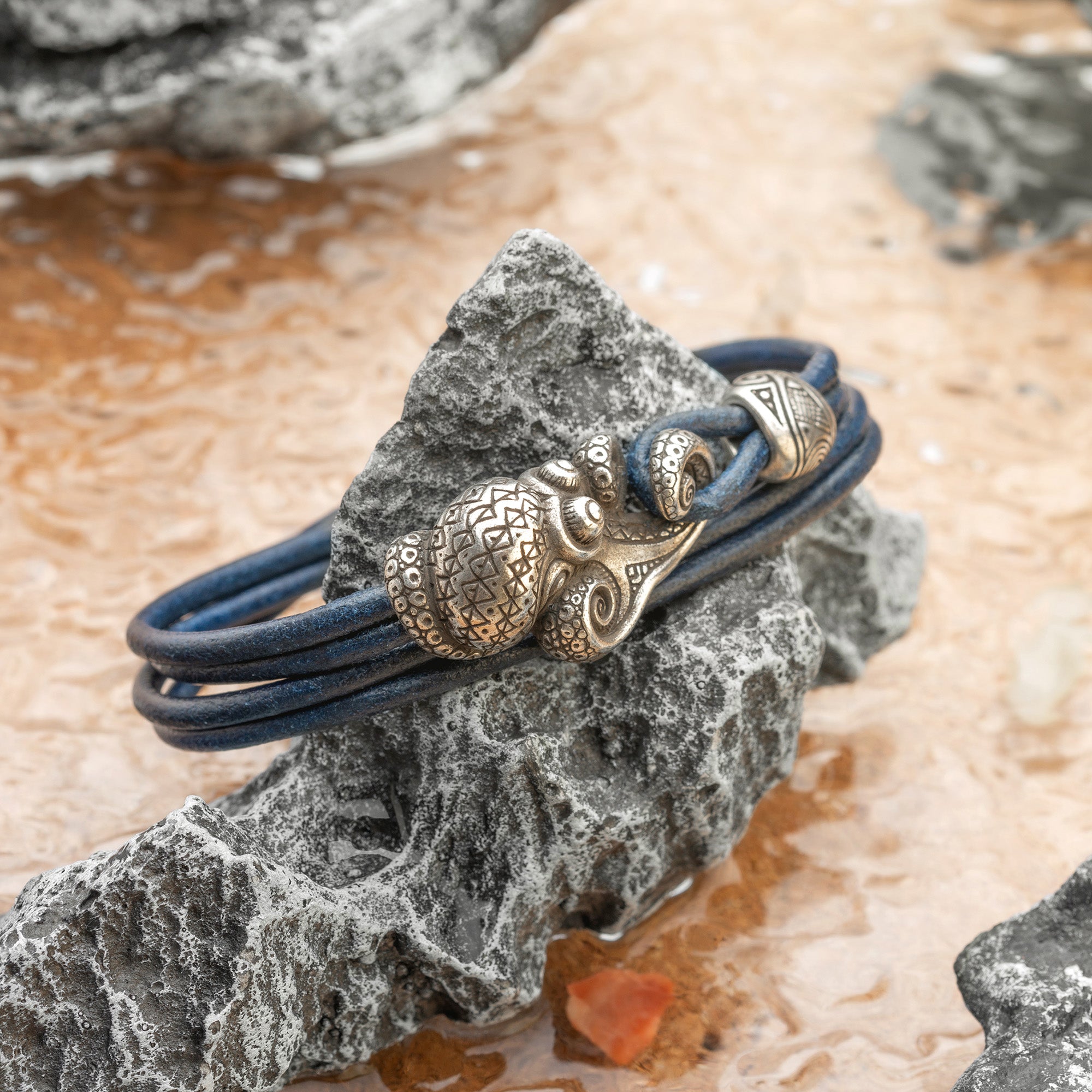 en:#color_navy blue cord / Silver-plated bronze metal|de:#farbe_marineblauer Kordelzug / Versilbertes Bronzemetall|fr:#couleur_cordon bleu marine / Métal bronze argenté