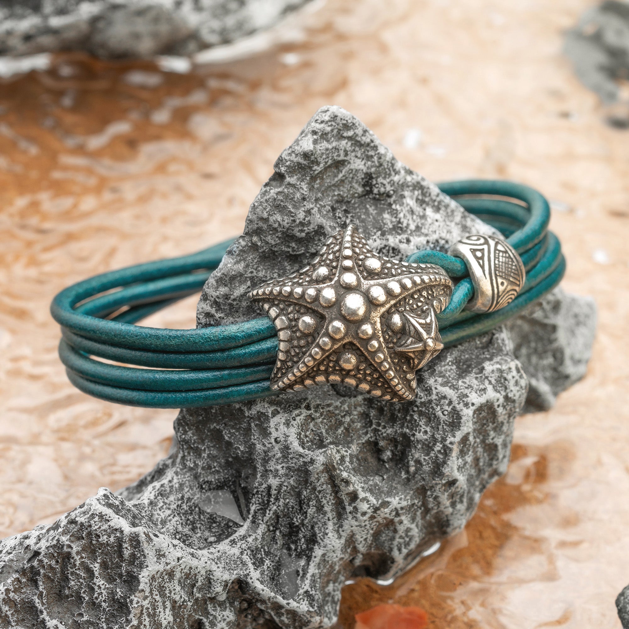 en:#color_turquoise cord / Silver-plated bronze metal|de:#farbe_türkisfarbene Kordel / Versilbertes Bronzemetall|fr:#couleur_cordon turquoise / Métal bronze argenté