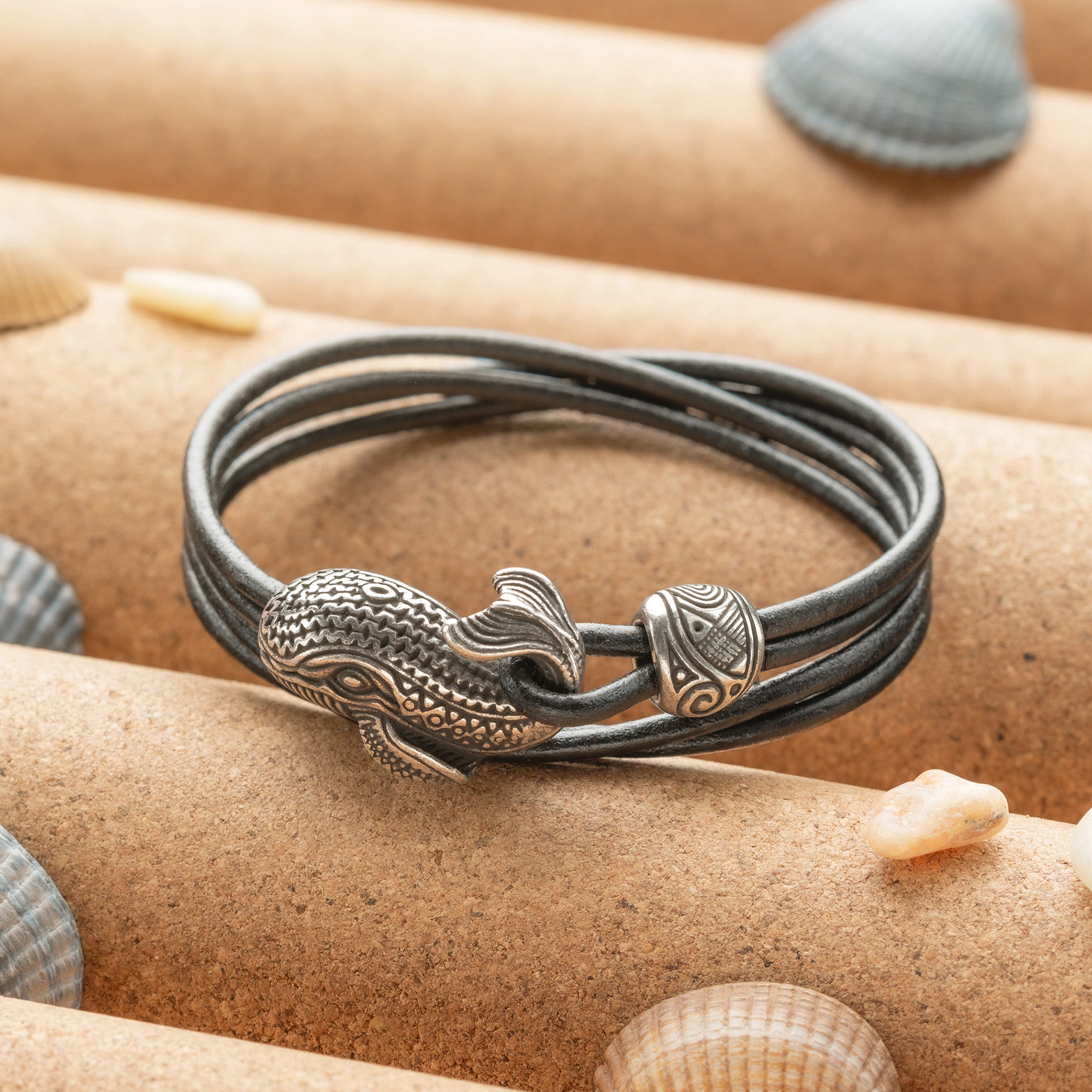 en:#color_black cord / Silver-plated bronze metal|de:#farbe_schwarzes Kabel / Versilbertes Bronzemetall|fr:#couleur_cordon noir / Métal bronze argenté
