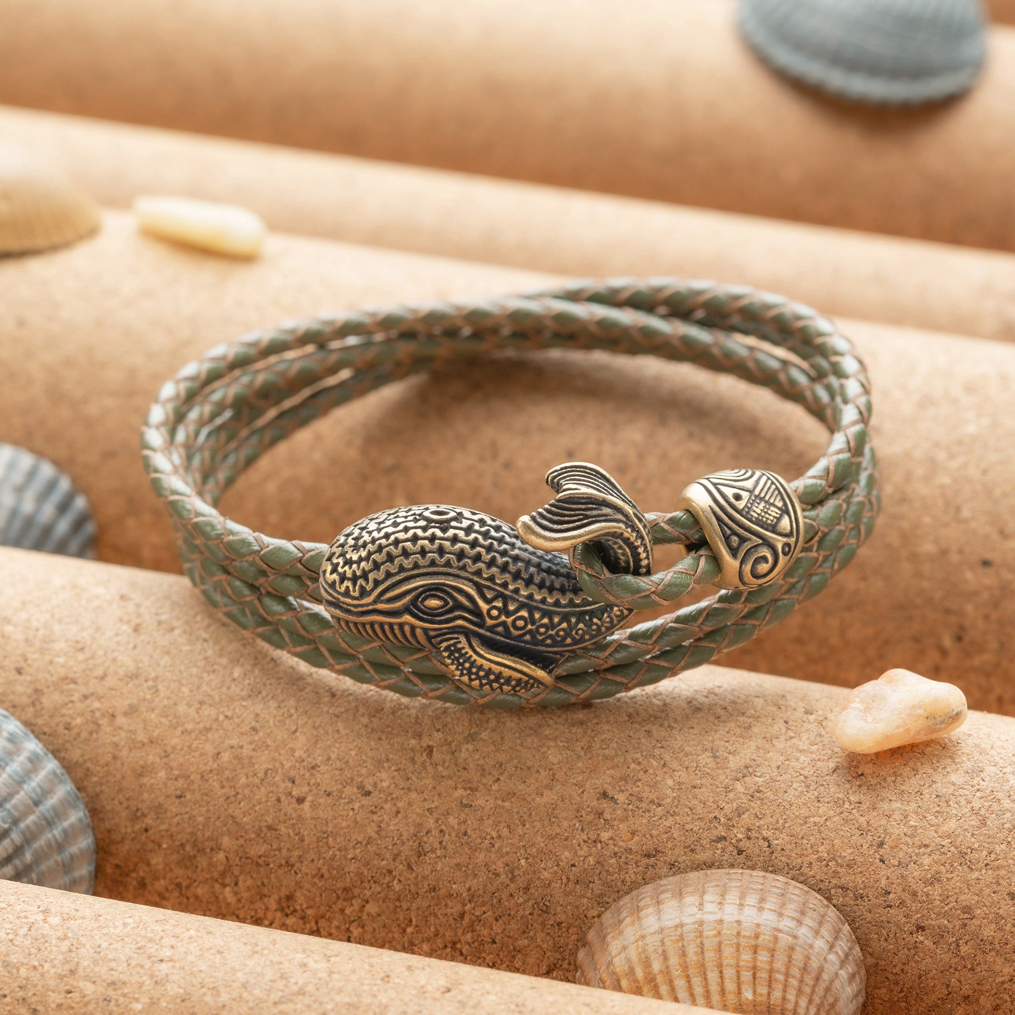 en:#color_khaki braided cord / Bronze metal|de:#farbe_khaki geflochtene Kordel / Bronzefarbenes Metall|fr:#couleur_cordon tressé kaki / Métal bronze