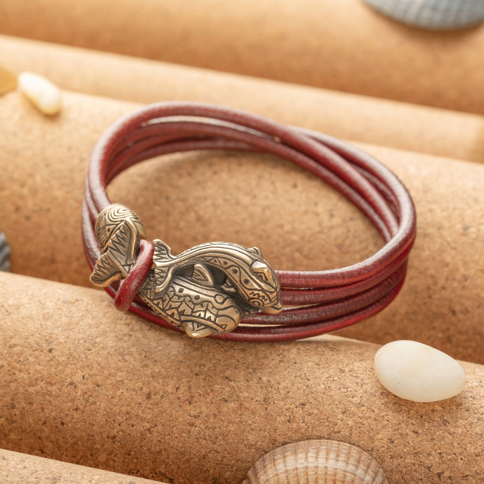en:#color_burgundy cord / Bronze metal|de:#farbe_burgunderrote Kordel / Bronzemetall|fr:#couleur_cordon bordeaux / métal bronze