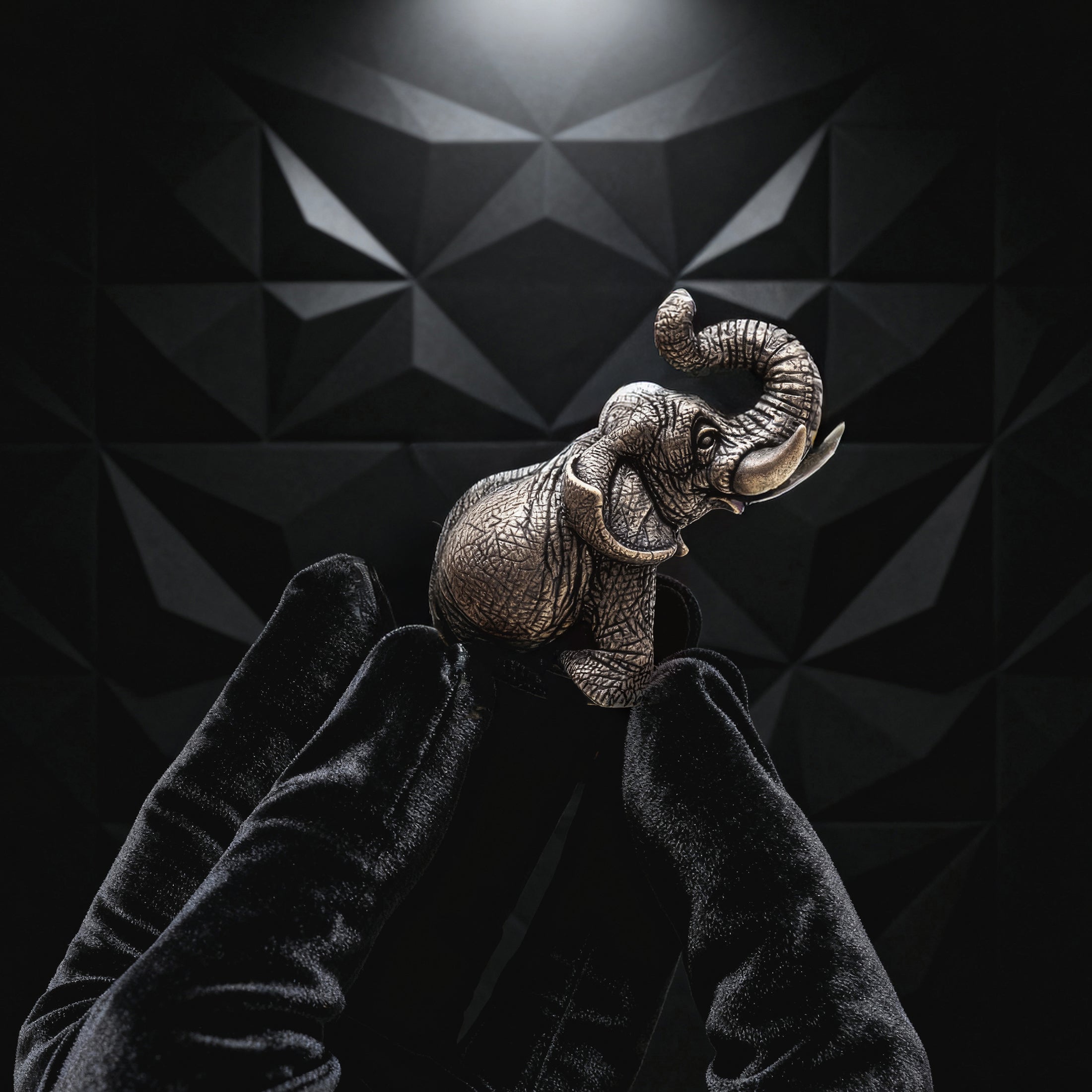 Elephant Bronze Figurine – Handmade Wildlife Statue & Gift