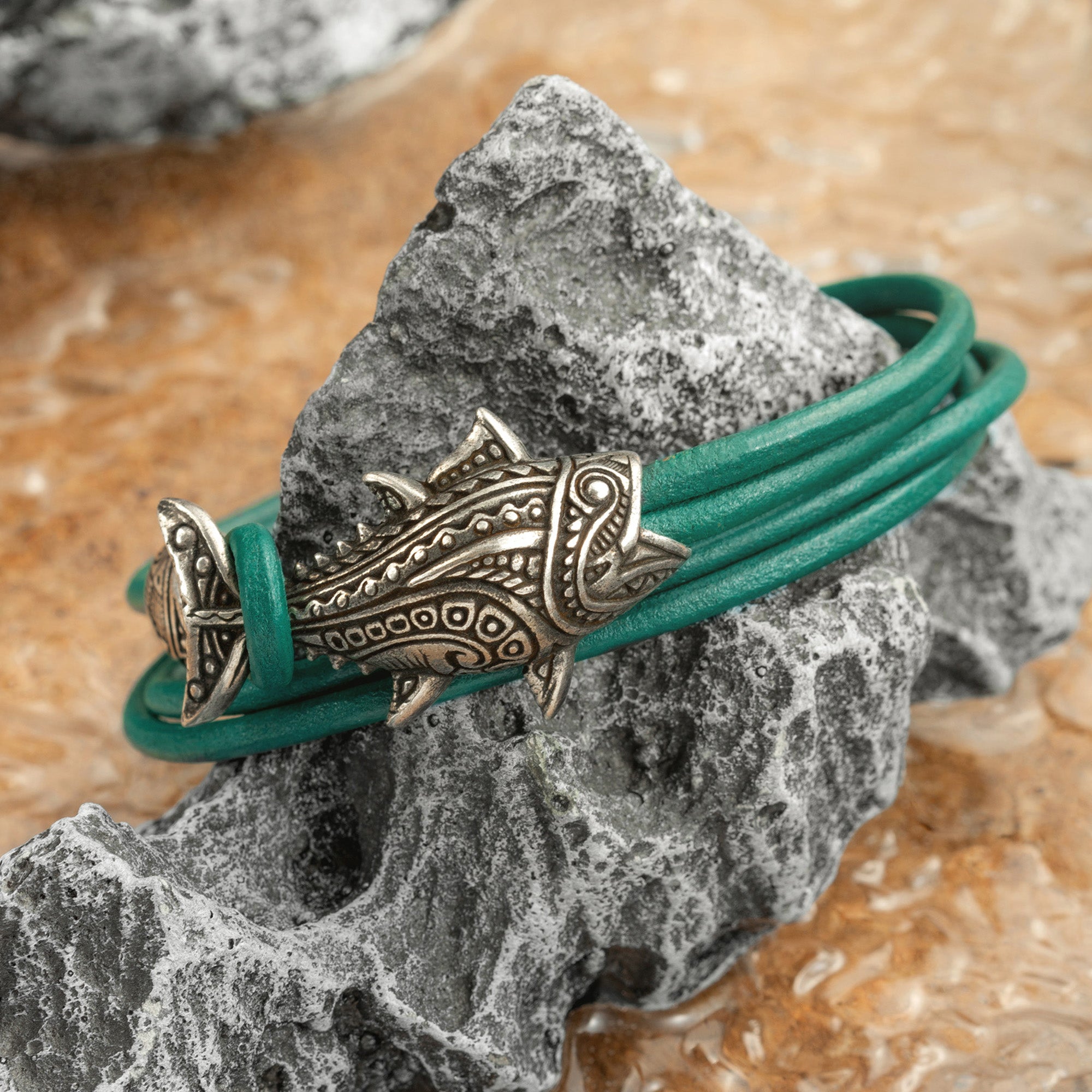 en:#color_turquoise cord / Silver-plated bronze metal|de:#farbe_türkisfarbene Kordel / Versilbertes Bronzemetall|fr:#couleur_cordon turquoise / Métal bronze argenté