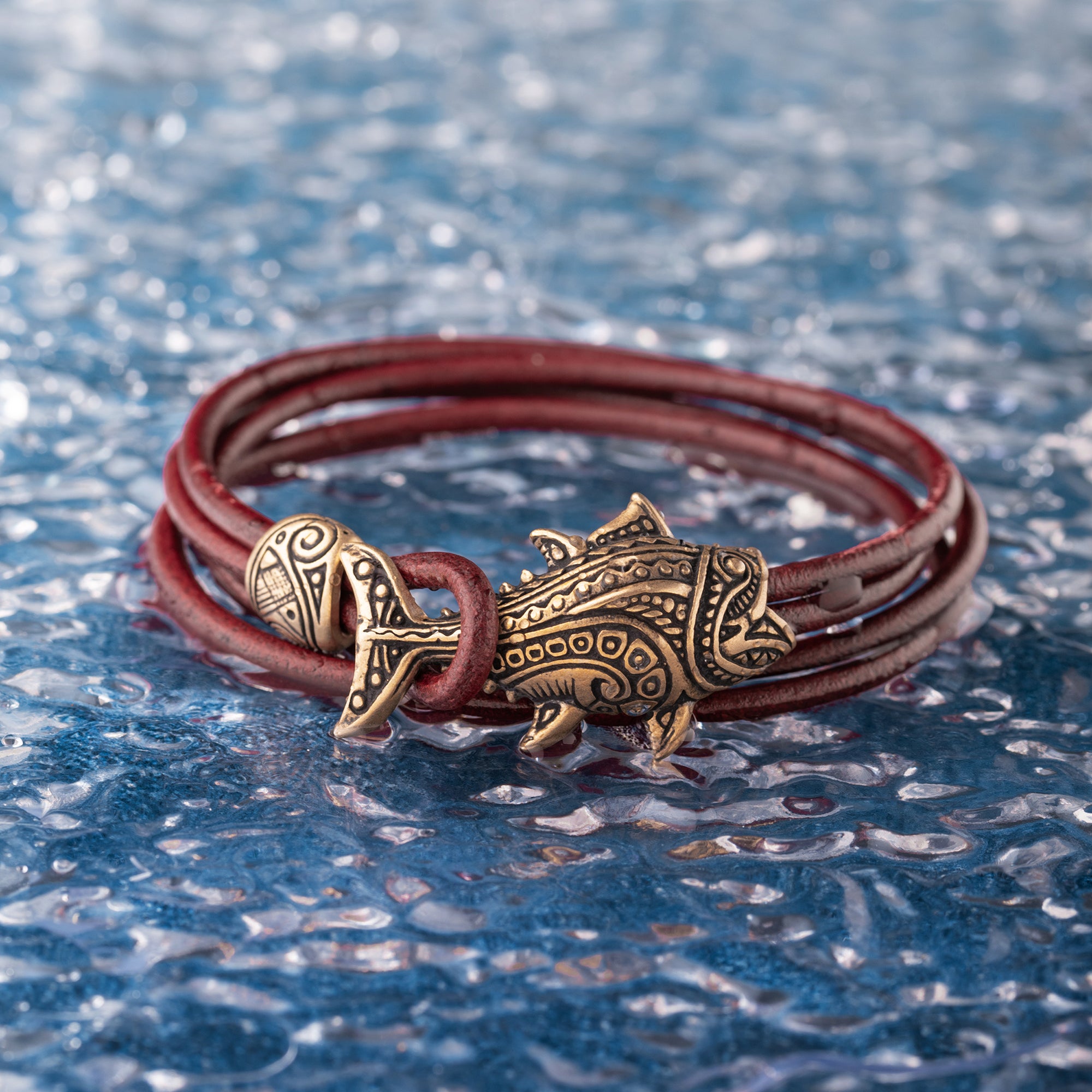 en:#color_burgundy cord / Bronze metal|de:#farbe_burgunderrote Kordel / Bronzemetall|fr:#couleur_cordon bordeaux / métal bronze