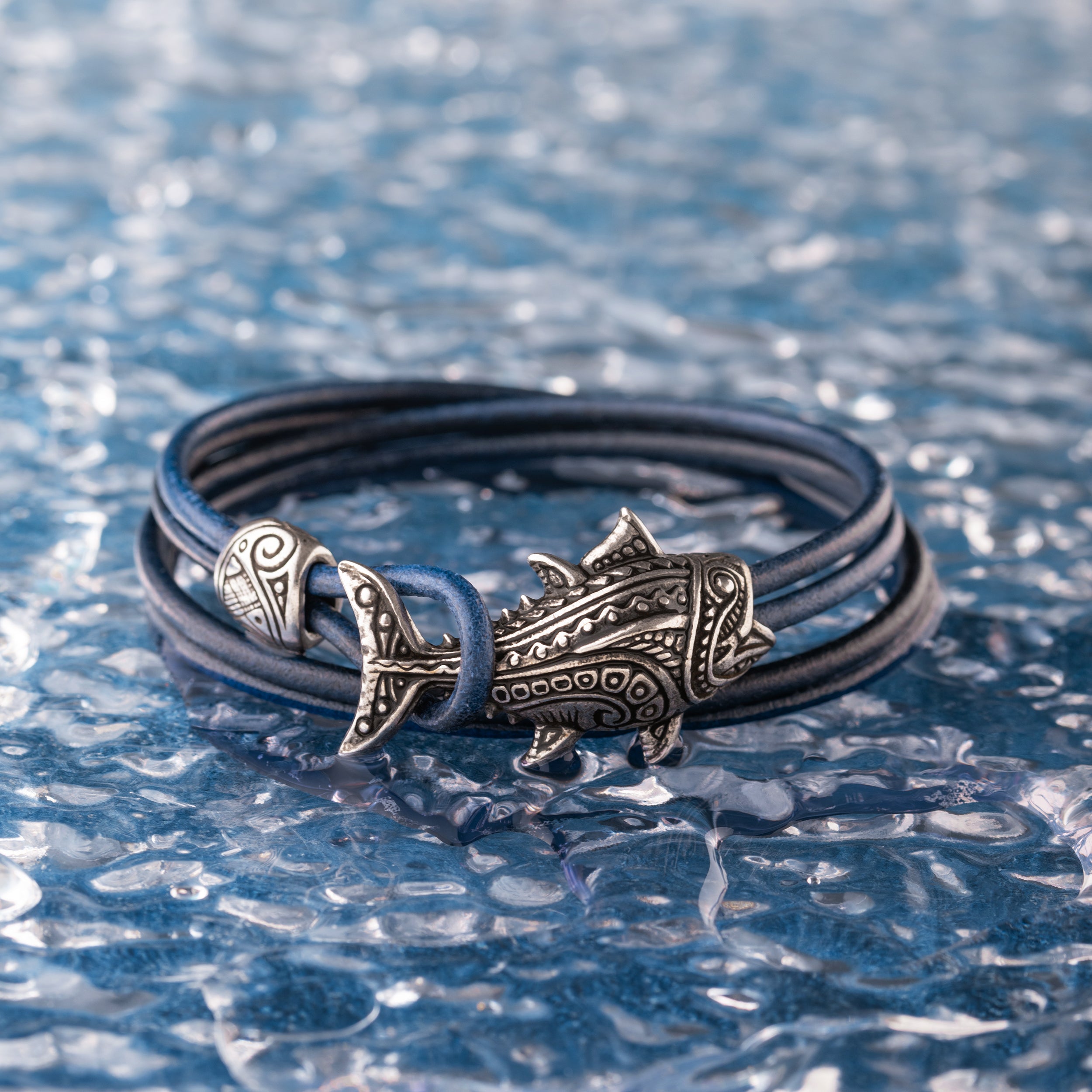 en:#color_navy blue cord / Silver-plated bronze metal|de:#farbe_marineblauer Kordelzug / Versilbertes Bronzemetall|fr:#couleur_cordon bleu marine / Métal bronze argenté