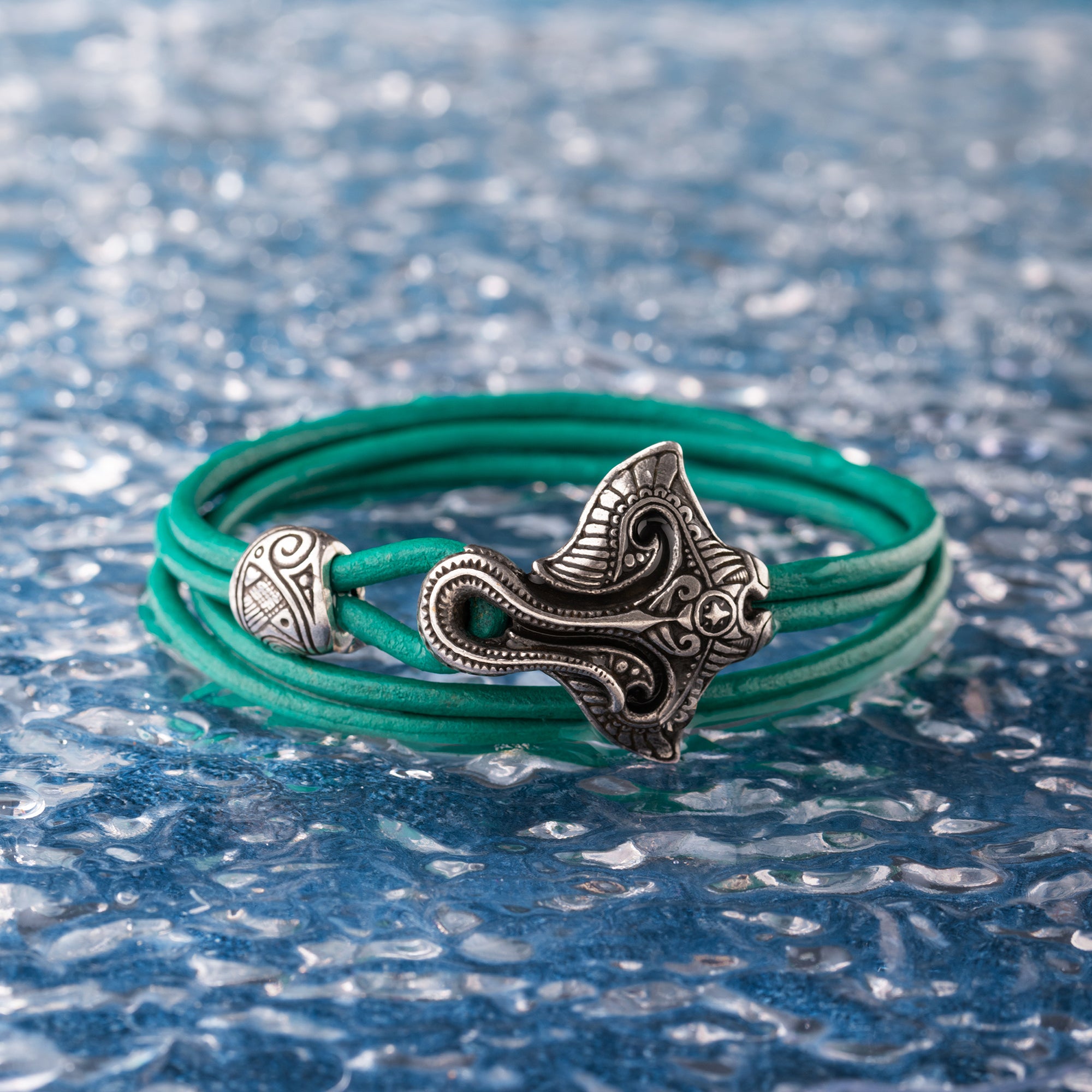 en:#color_turquoise cord / Silver-plated bronze metal|de:#farbe_türkisfarbene Kordel / Versilbertes Bronzemetall|fr:#couleur_cordon turquoise / Métal bronze argenté
