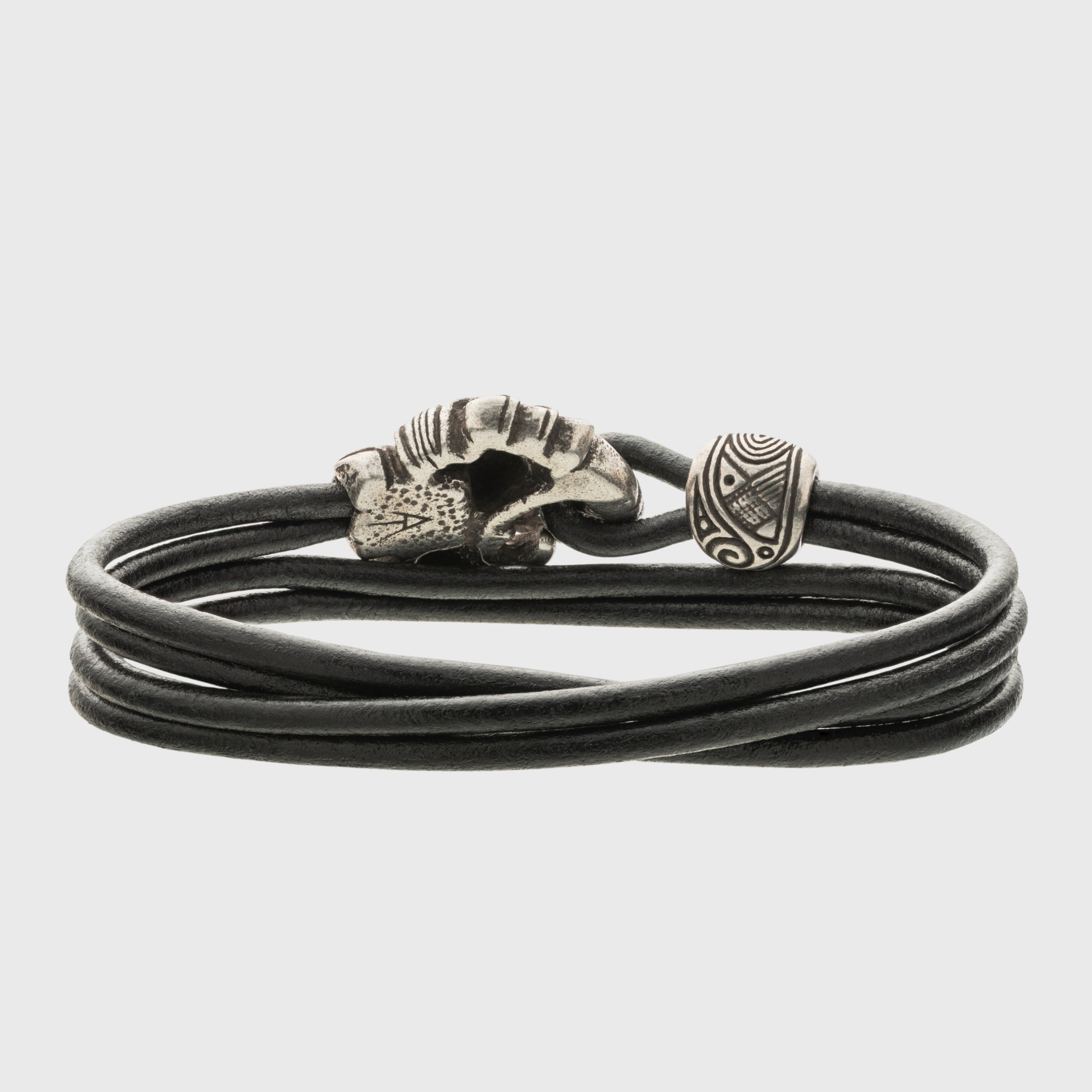 en:#color_black cord / Silver-plated bronze metal|de:#farbe_schwarzes Kabel / Versilbertes Bronzemetall|fr:#couleur_cordon noir / Métal bronze argenté