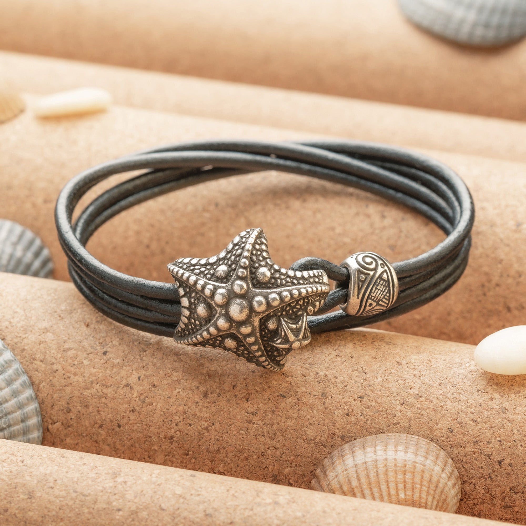 en:#color_black cord / Silver-plated bronze metal|de:#farbe_schwarzes Kabel / Versilbertes Bronzemetall|fr:#couleur_cordon noir / Métal bronze argenté