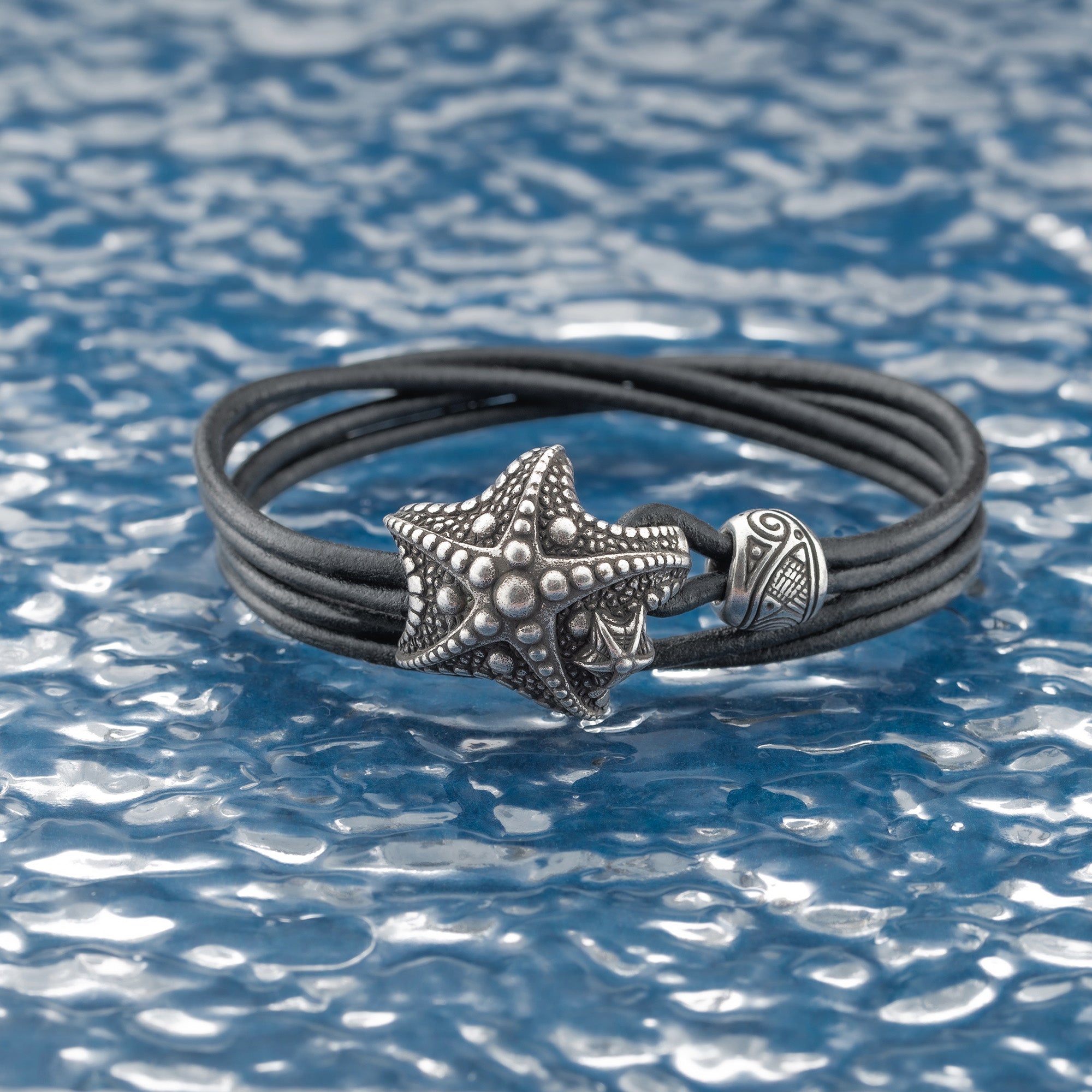en:#color_black cord / Silver-plated bronze metal|de:#farbe_schwarzes Kabel / Versilbertes Bronzemetall|fr:#couleur_cordon noir / Métal bronze argenté